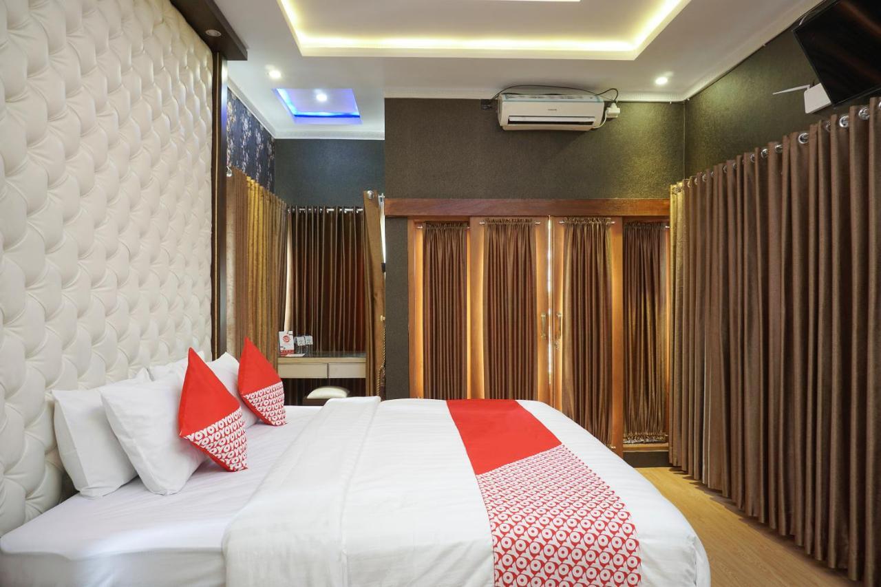 Super Oyo 444 Rafitha Homestay Baturetno Екстер'єр фото