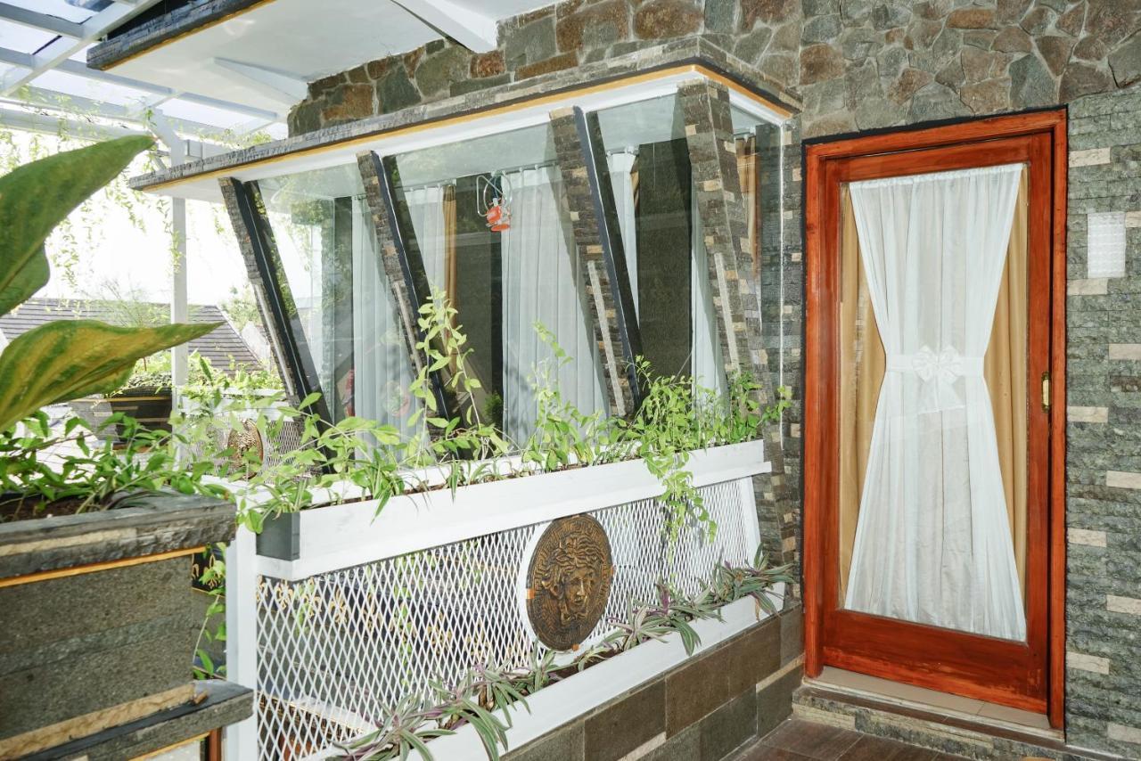 Super Oyo 444 Rafitha Homestay Baturetno Екстер'єр фото