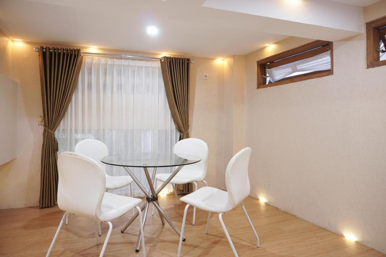 Super Oyo 444 Rafitha Homestay Baturetno Екстер'єр фото