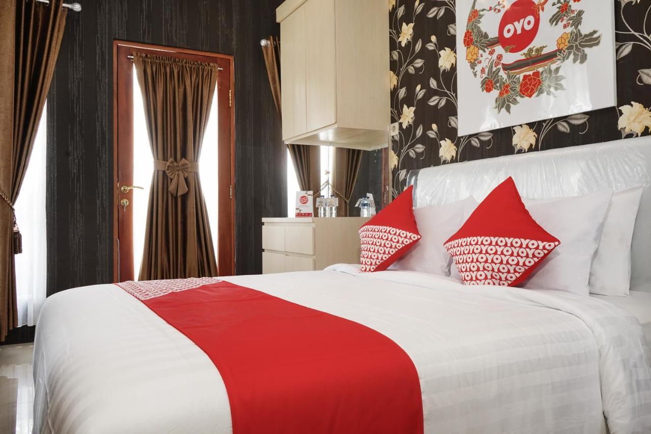 Super Oyo 444 Rafitha Homestay Baturetno Екстер'єр фото