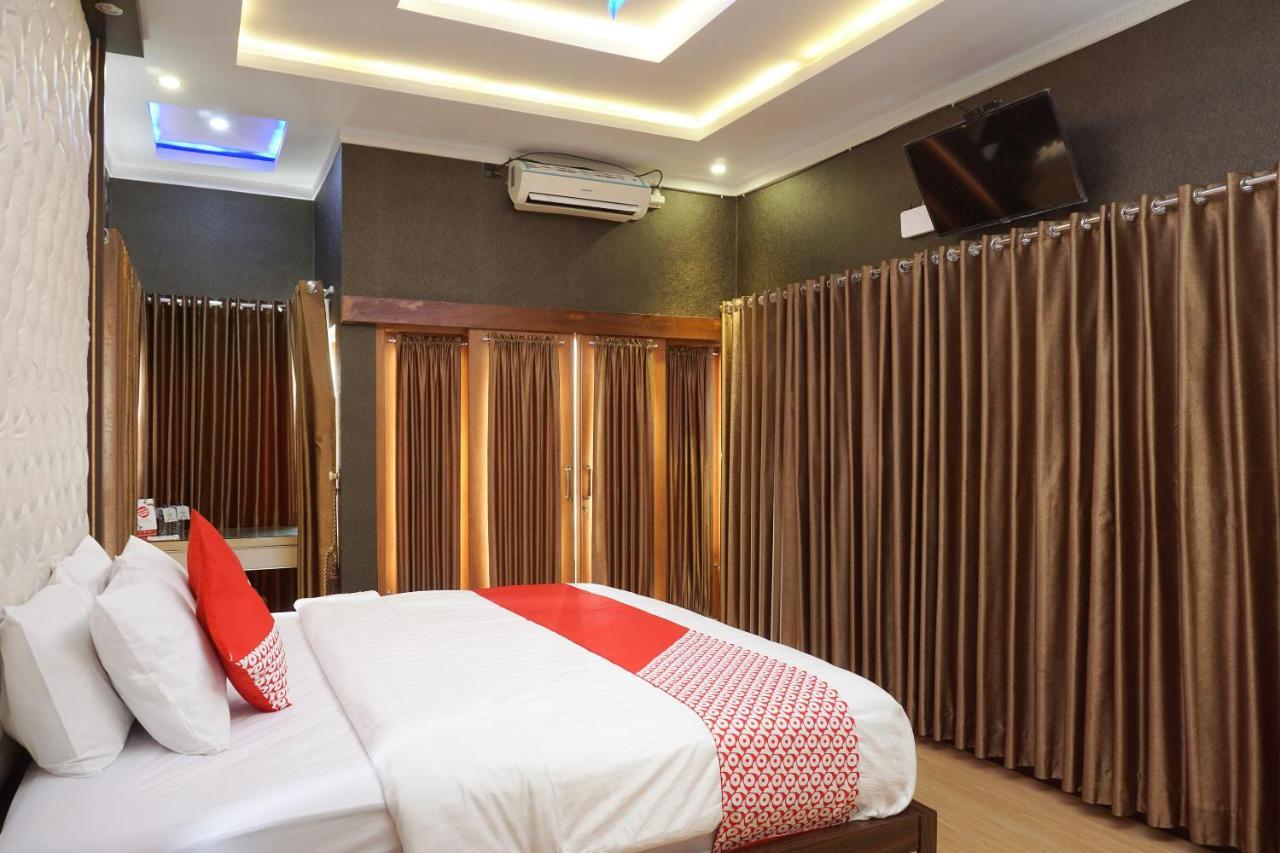 Super Oyo 444 Rafitha Homestay Baturetno Екстер'єр фото