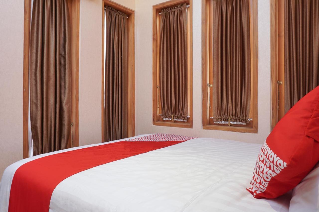 Super Oyo 444 Rafitha Homestay Baturetno Екстер'єр фото