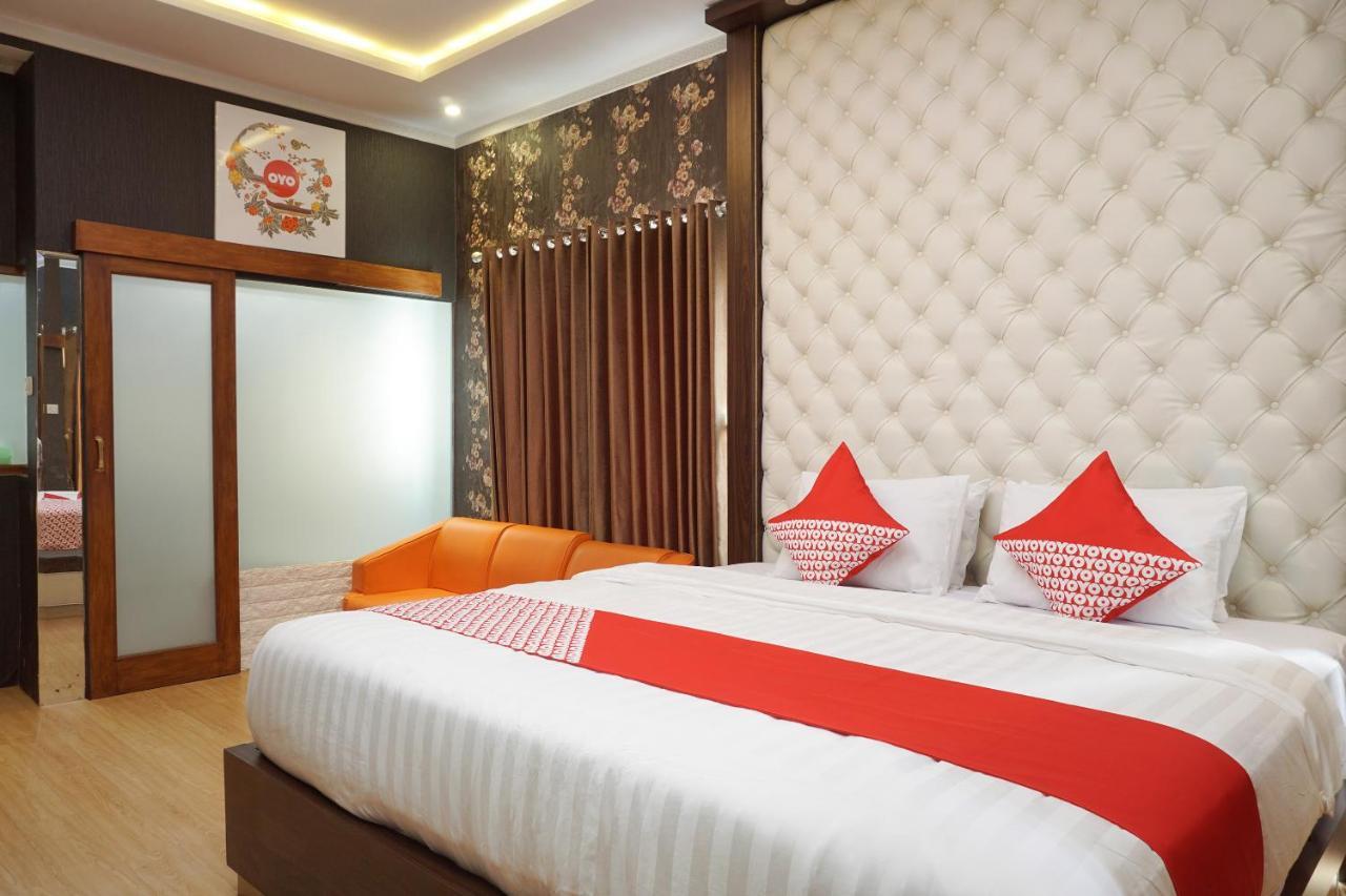 Super Oyo 444 Rafitha Homestay Baturetno Екстер'єр фото