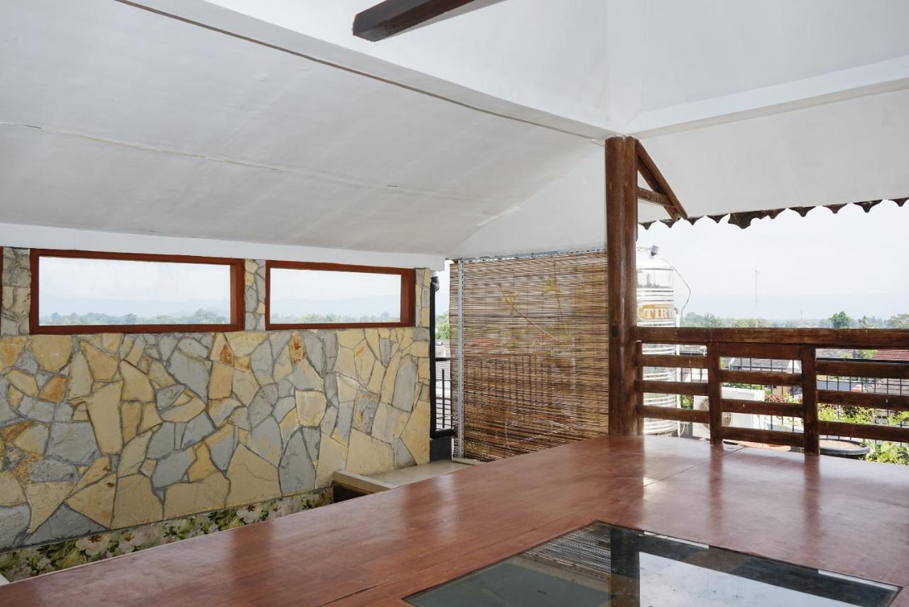 Super Oyo 444 Rafitha Homestay Baturetno Екстер'єр фото